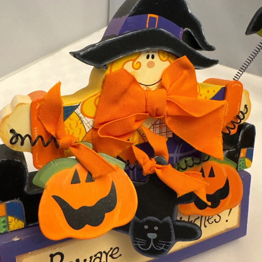 Beware of Witches Halloween Wooden Shelf Sitter‎ Witch Pumpkin Cat Crow Decor